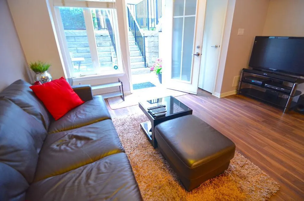 Toronto Escape - The Quartz Townhouse Apartment Canada